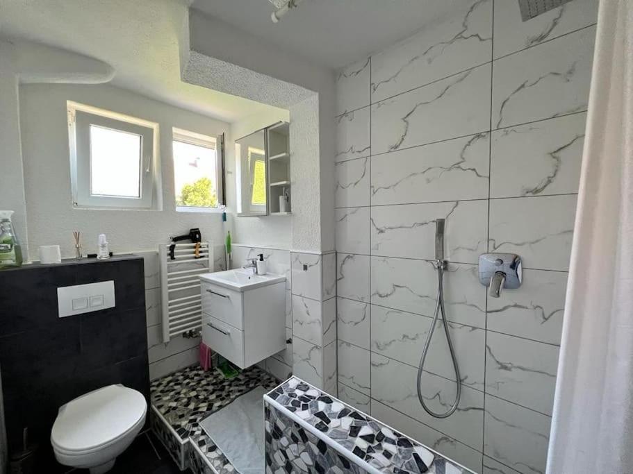 Jennis Bi-bi 2 Bedrooms